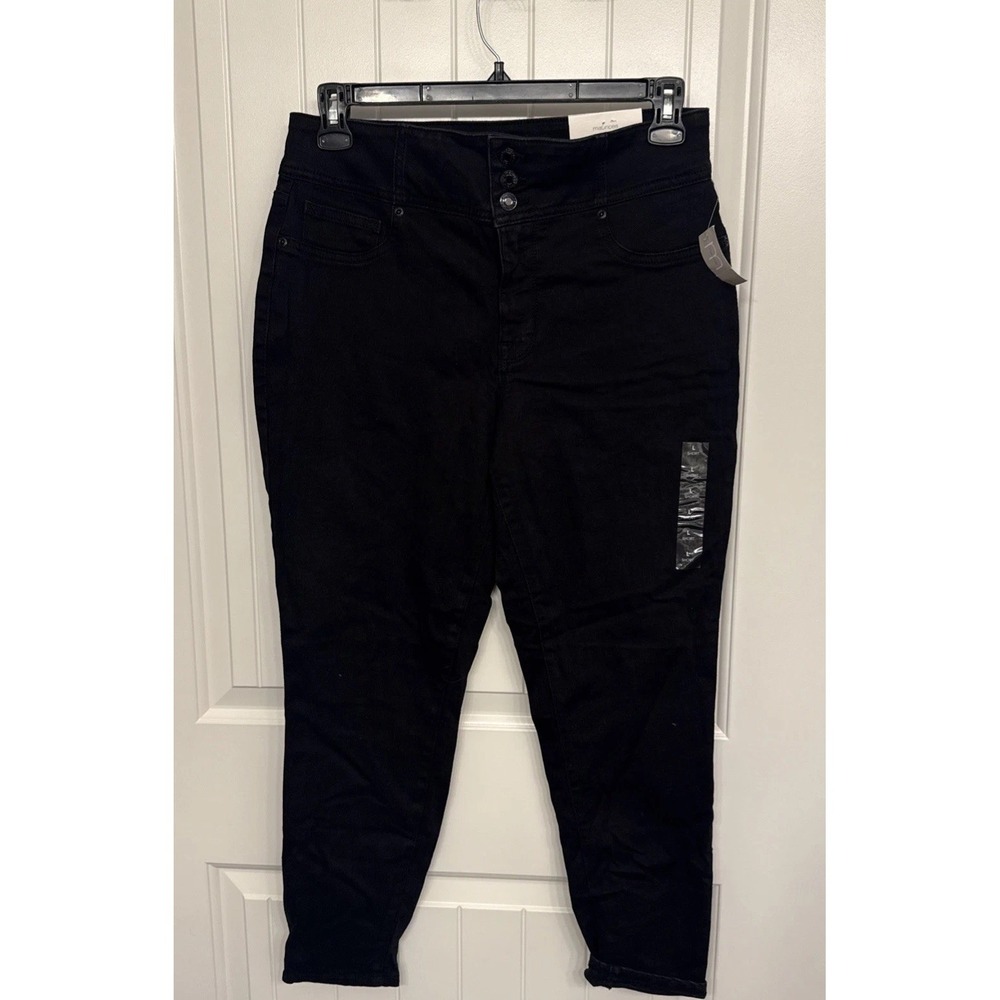 Maurices Woman's Black High Rise Denim Flex Jeans Size Large Short